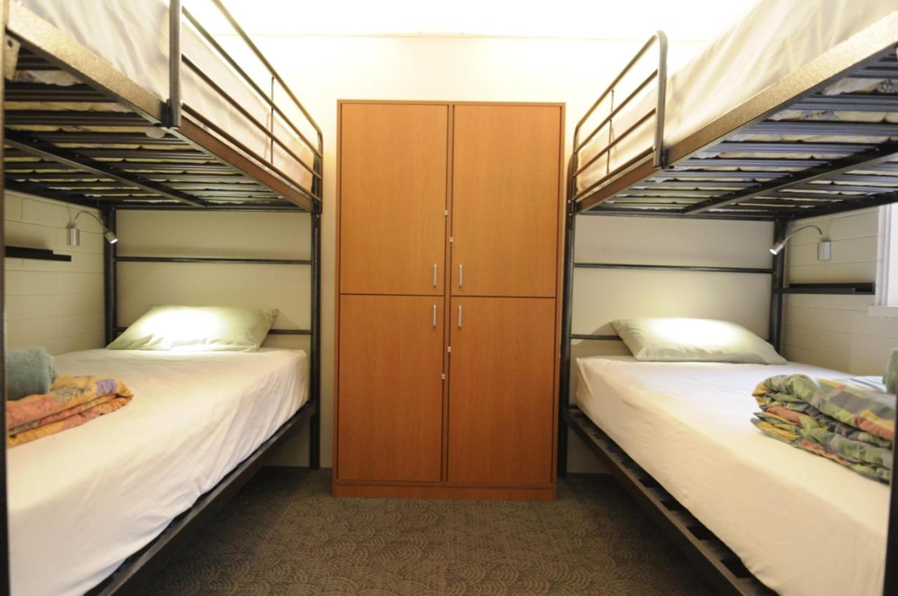 Kangaroo Inn 7/50