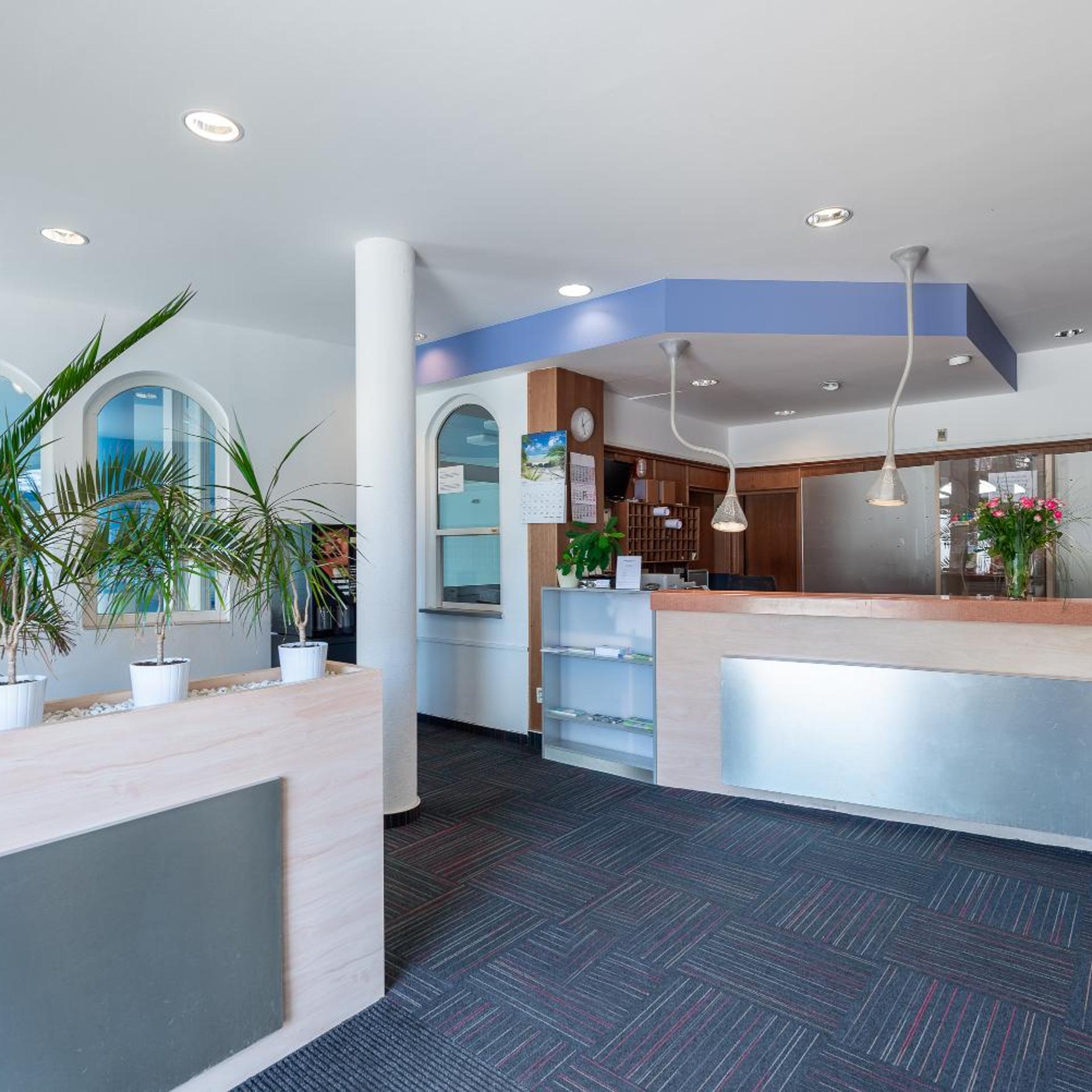 Floret Hotel 3/50