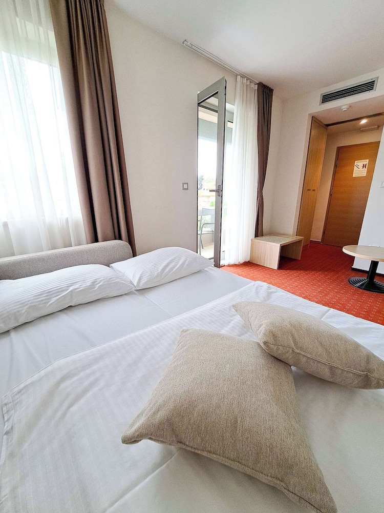 Hotel Brotnjo 21/67