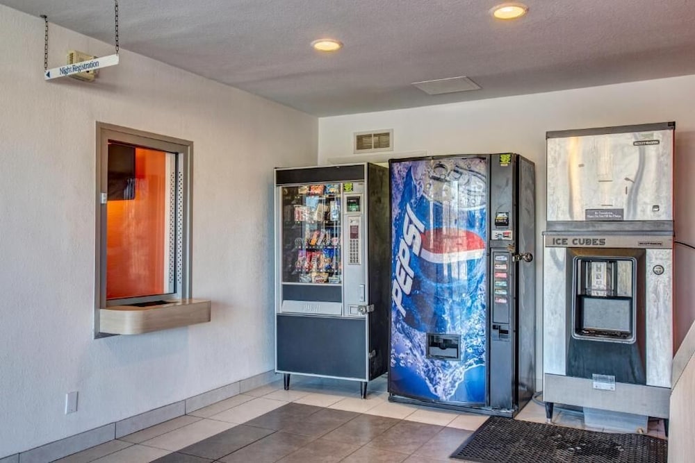 Motel6 Murfreesboro, TN 37/59
