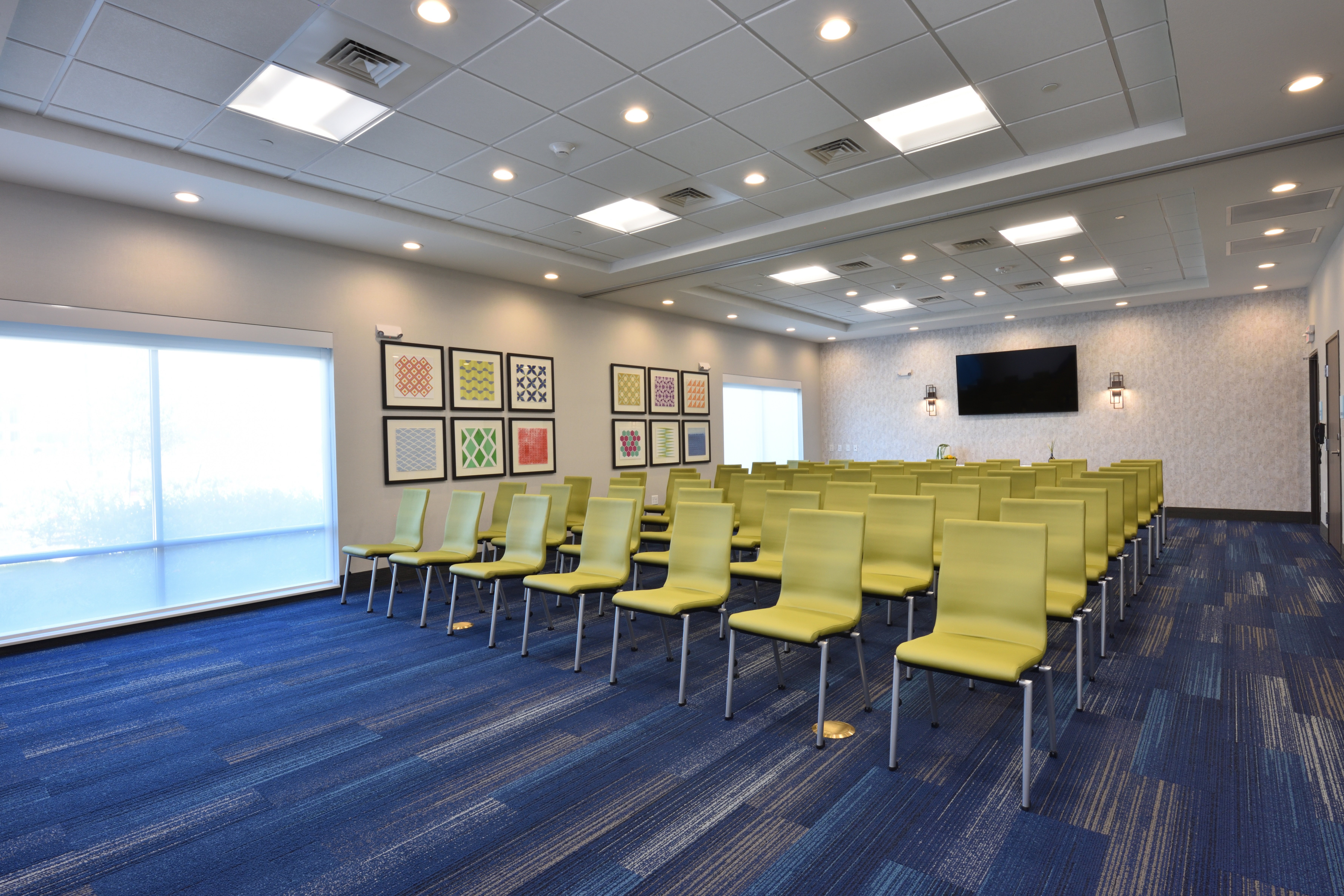 Holiday Inn Express and Suites Houston North Woodlands Area 63/70