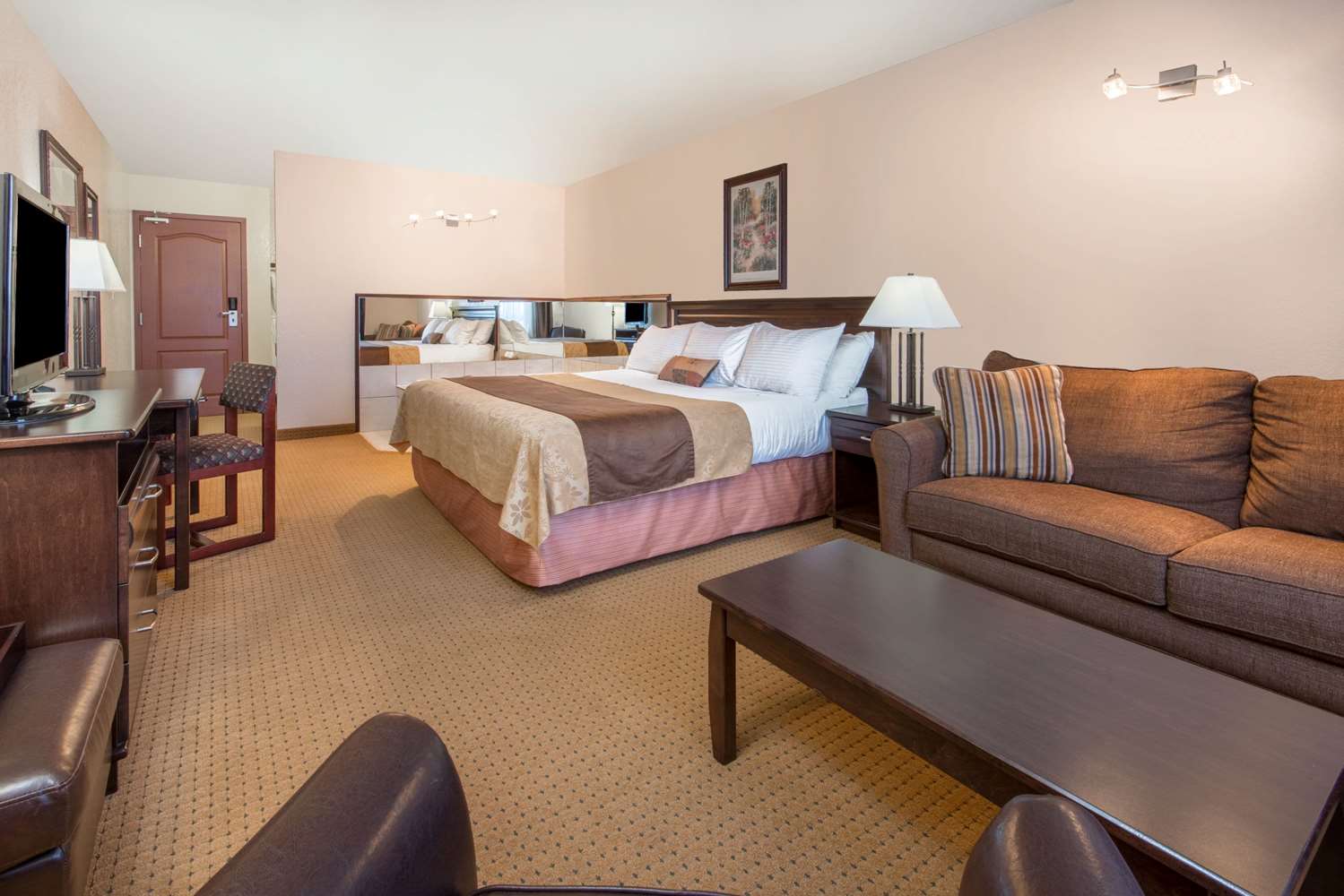 Ramada By Wyndham Lloydminster 13/27