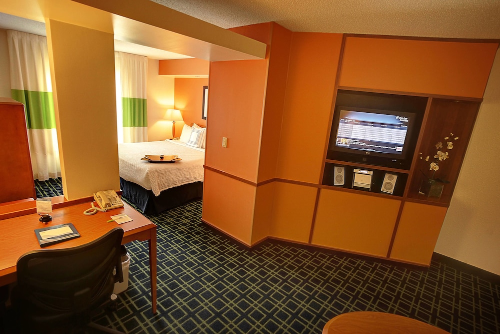Fairfield Inn Suites By Marriott Mt Vernon Rend Lake 12/39