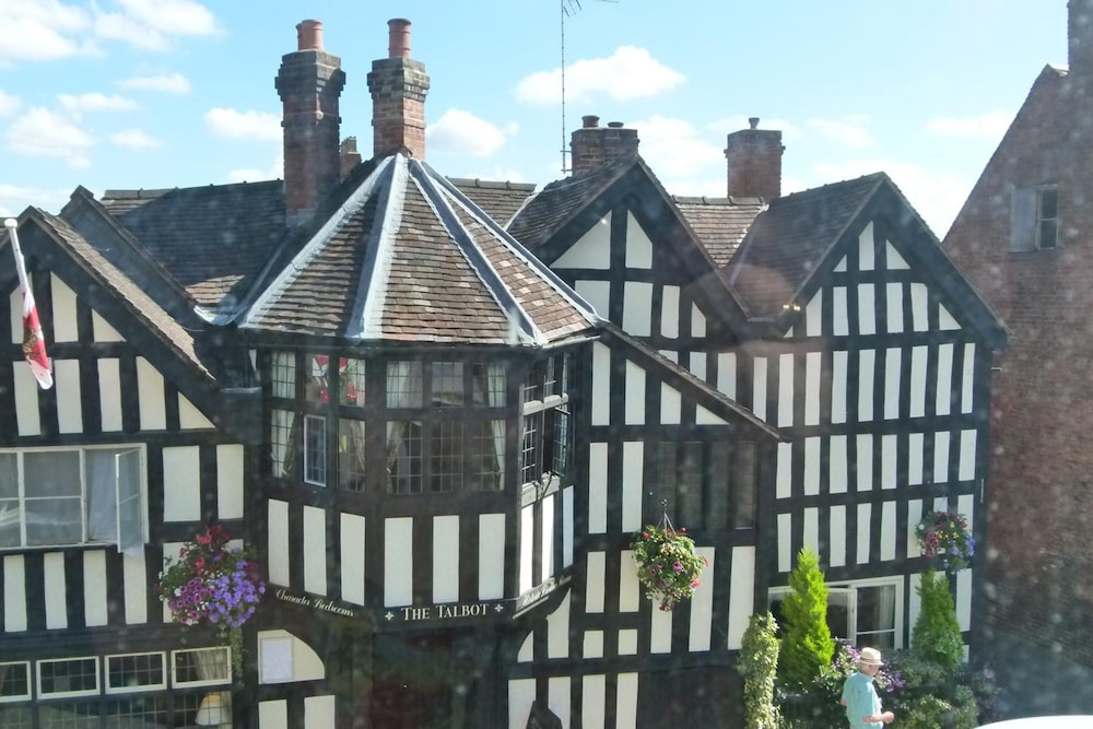The Talbot Inn 41/44
