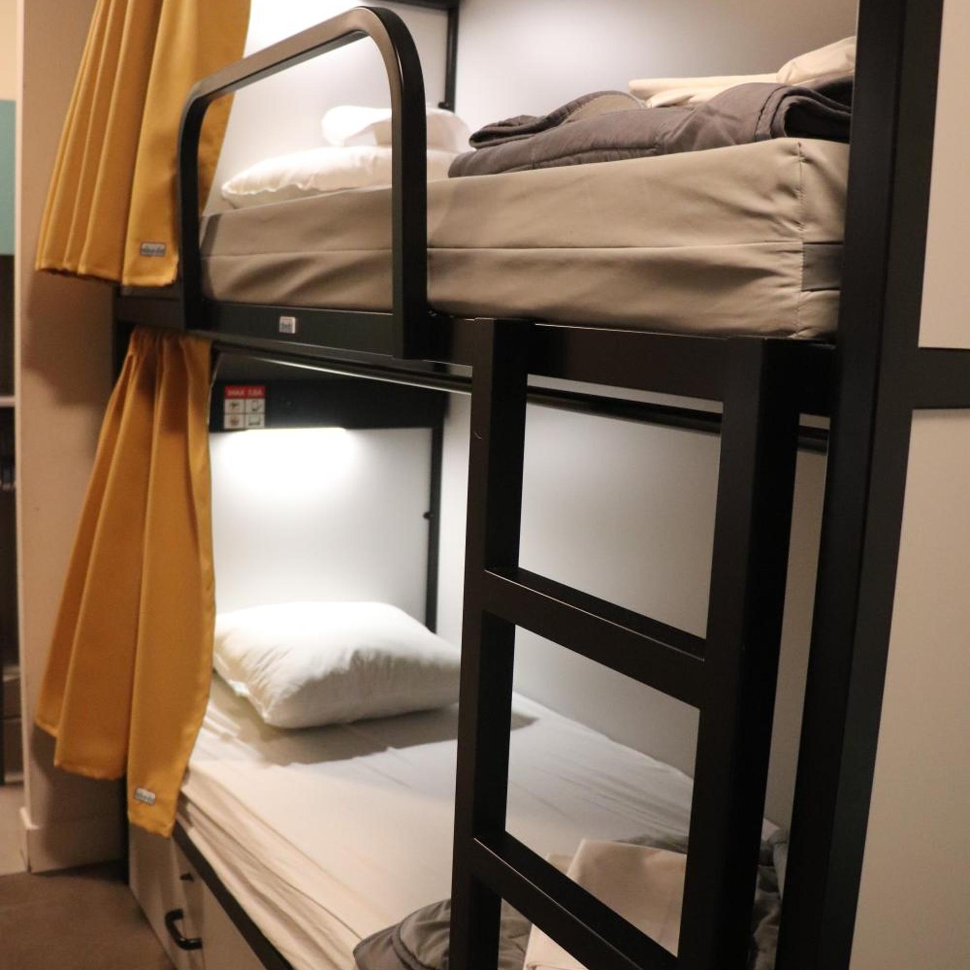 Jacques Brel Youth Hostel 20/48