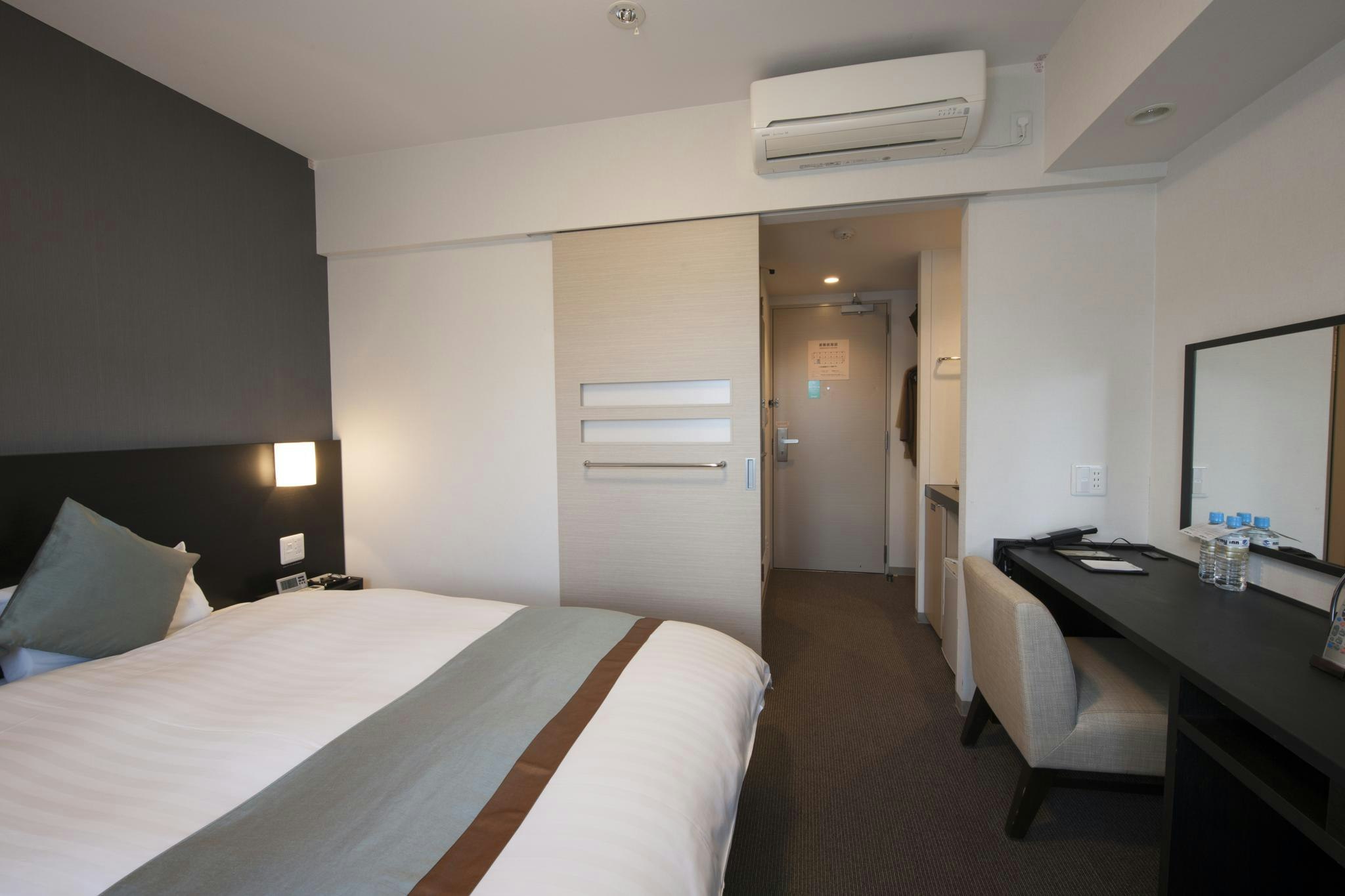 Room, Queen Bed
