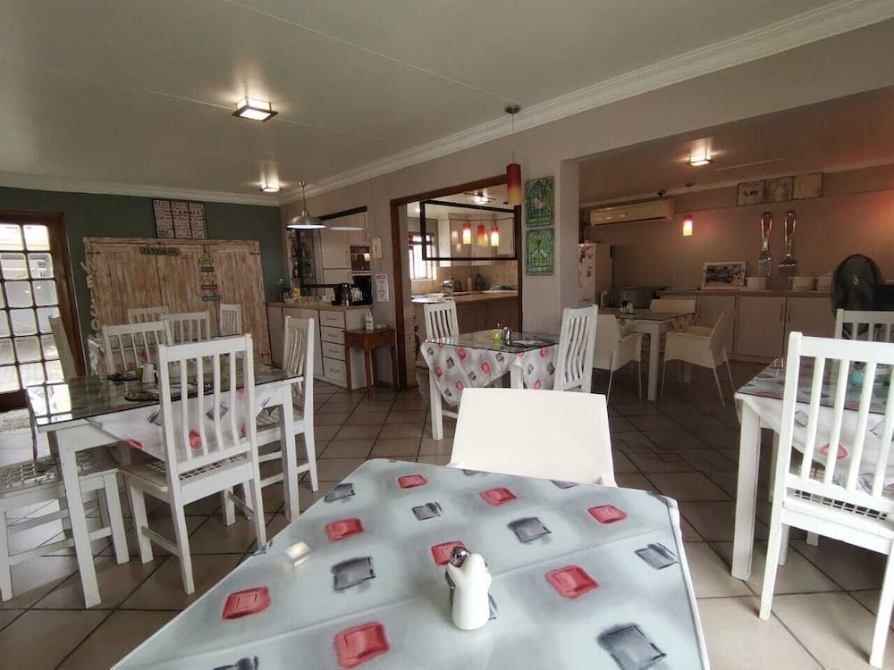 Rene's Guesthouse 26/45