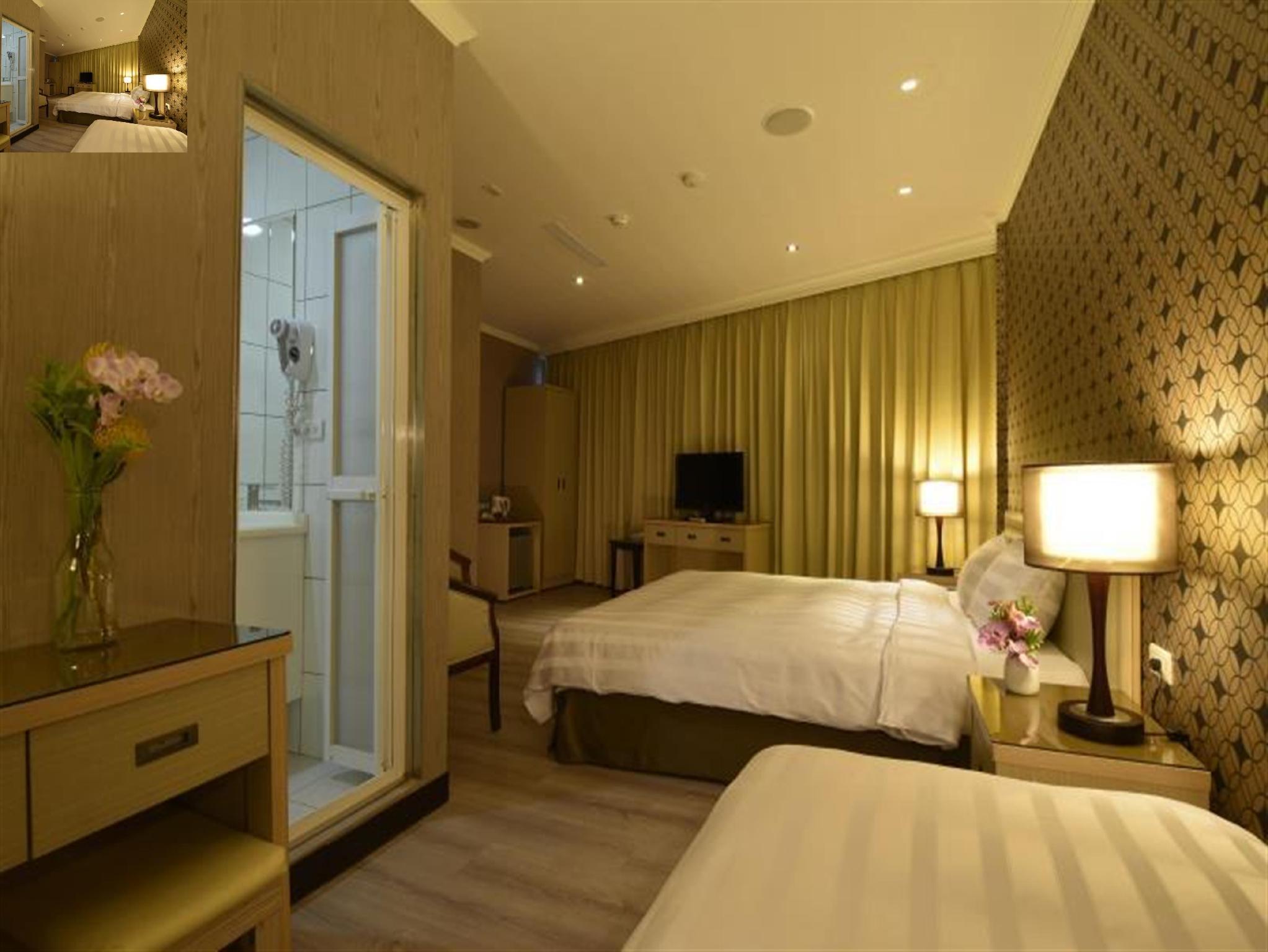 غرفة بريميير ثلاثية بسرير مزدوج وسرير فردي، A CASA HOTEL 3/3