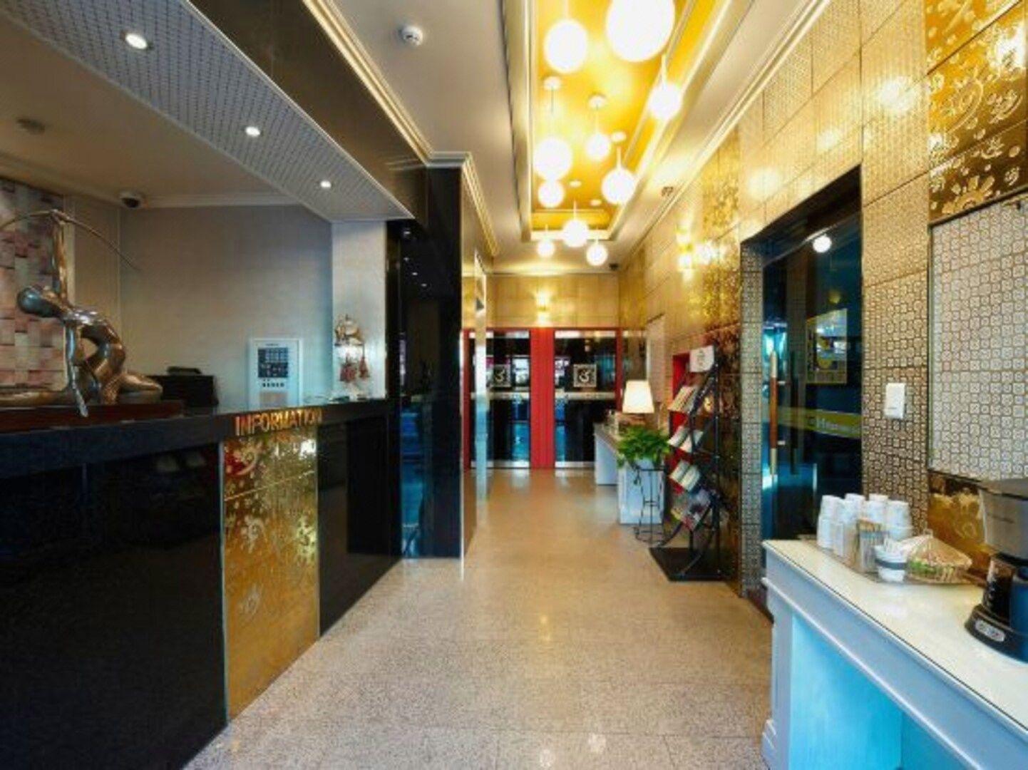 S Hotel 7/33