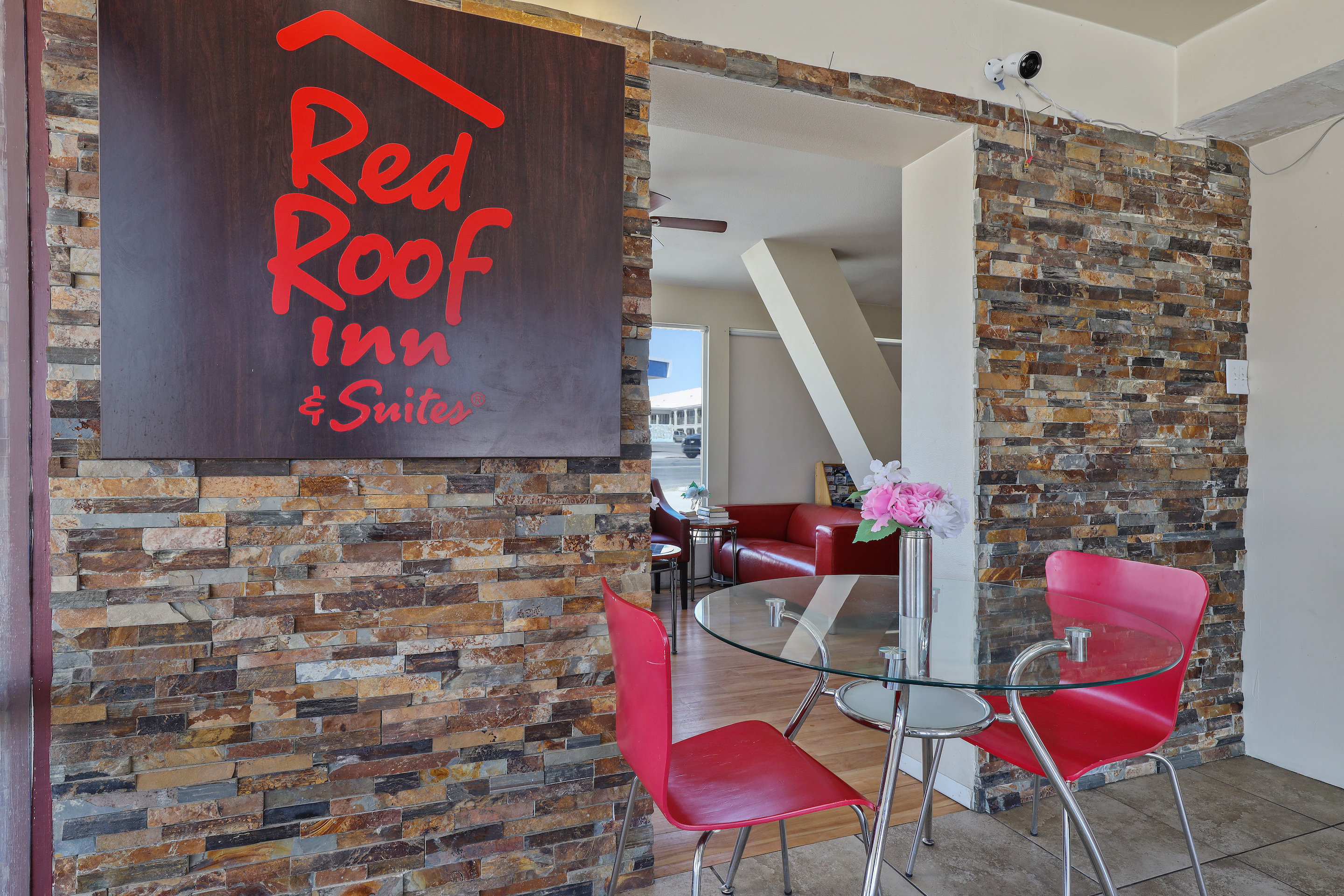Red Roof Inn Needles 8/45