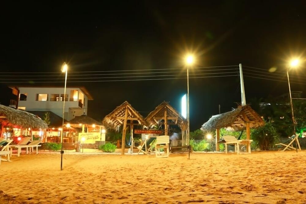 Harmony Beach Bungalows 20/24