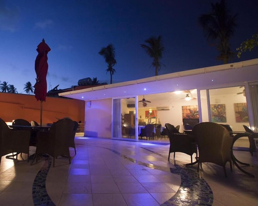 Hotel Cocoplum Beach 45/73