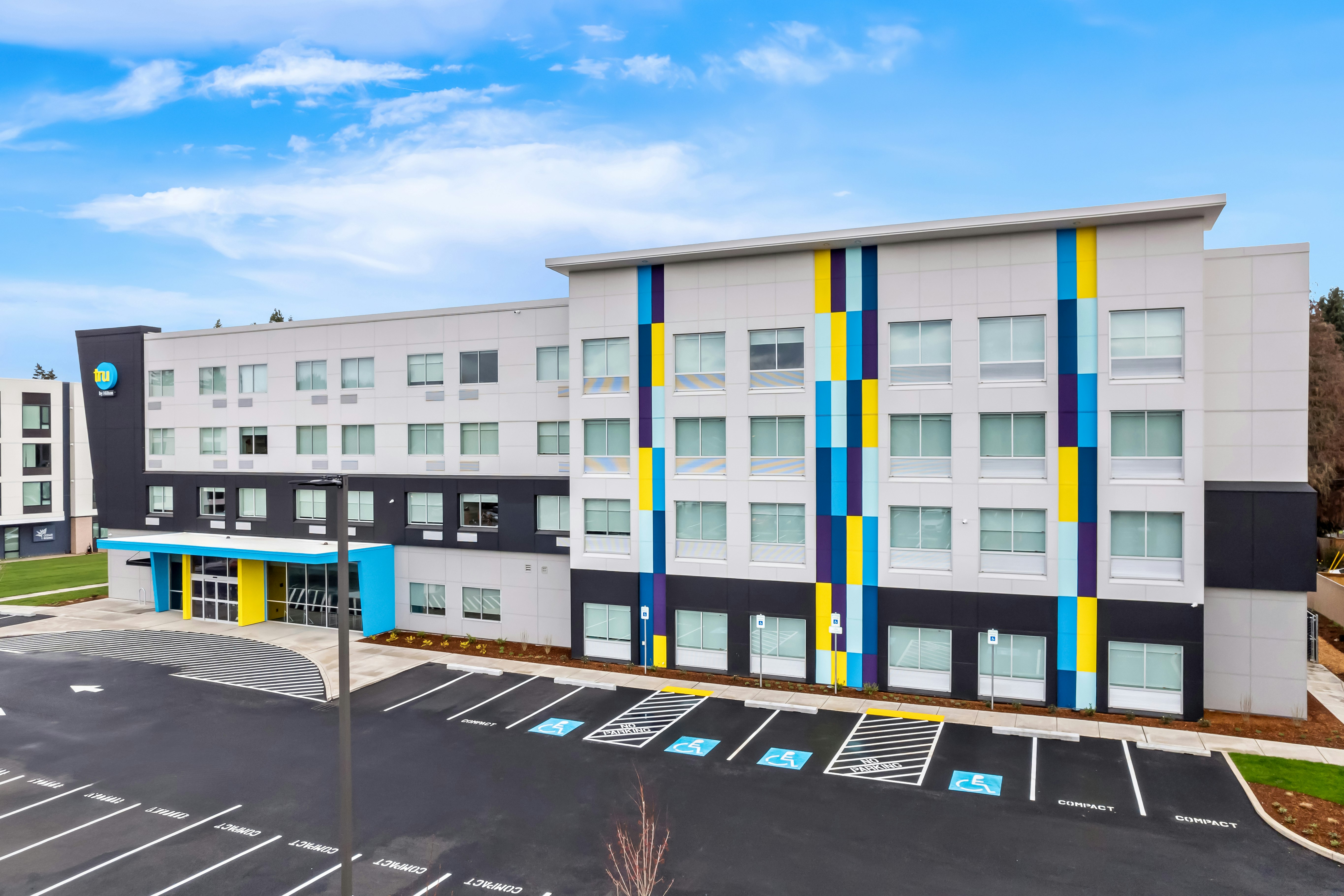 Tru by Hilton Aloha Beaverton 34/34