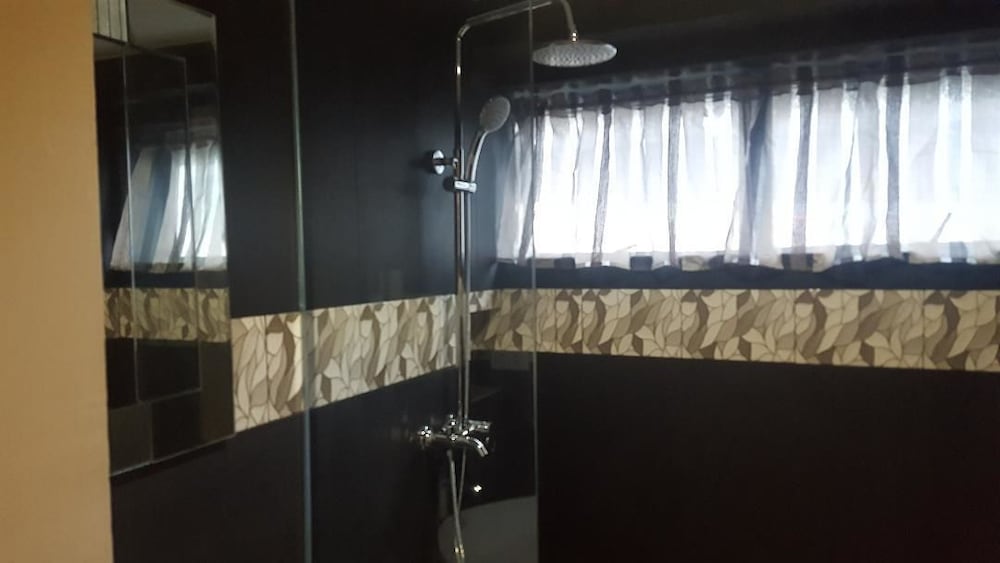 Zen Rooms Makati Amorsolo 38/59