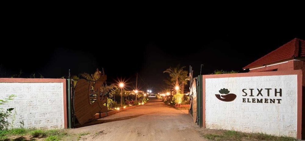 Sixth Element Luxury Resort 8/50