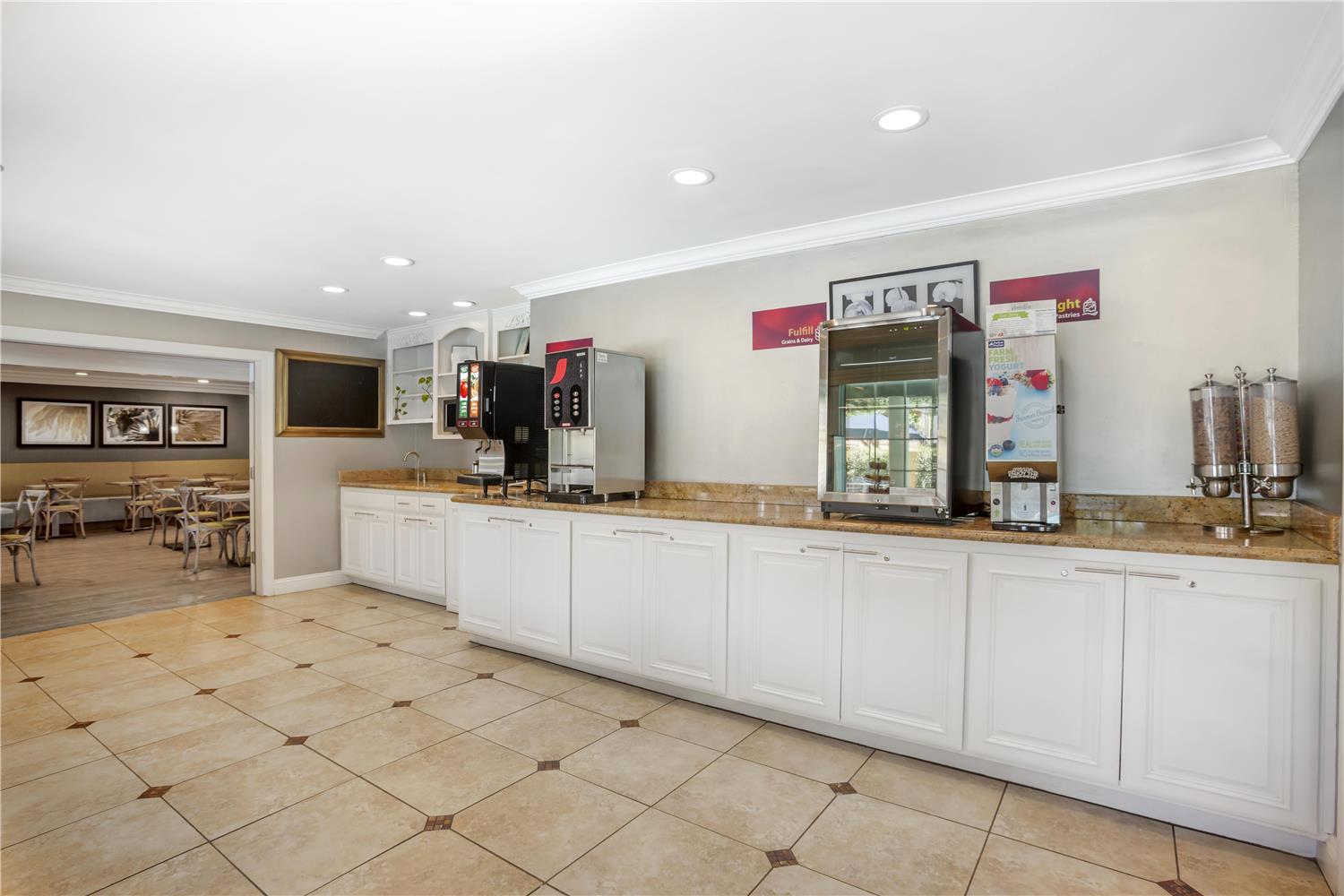 Lobby at Best Western Plus Dixon Davis, DIXON - CA