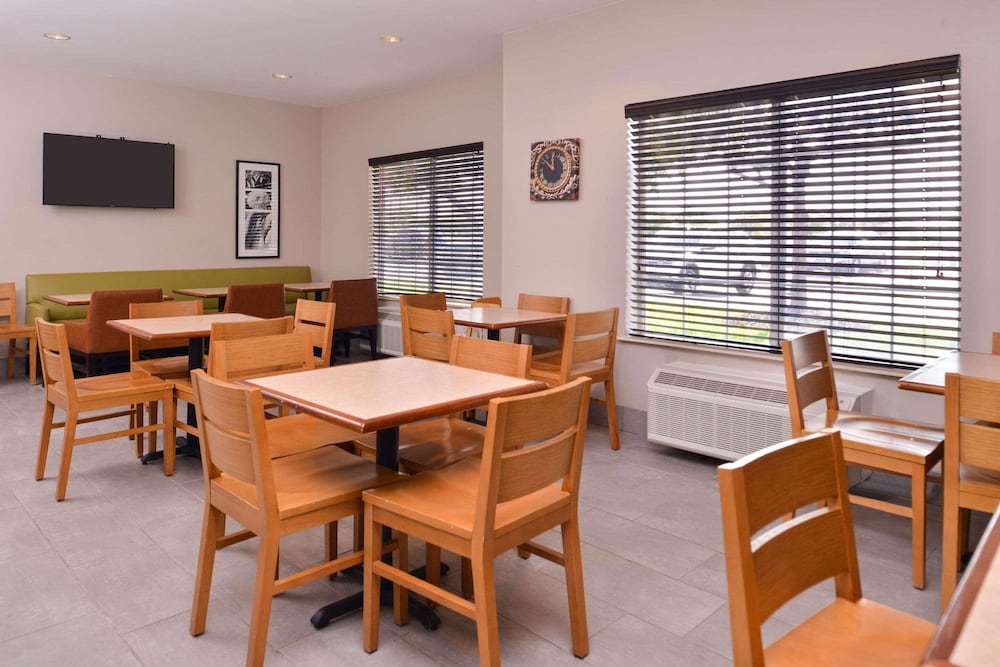Country Inn Suites By Radisson Omaha Airport Ia 30/38