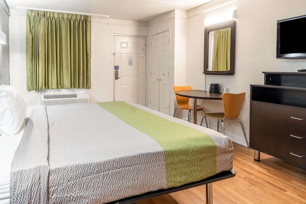 Studio6 Fort Worth, TX - West Medical Center 28/49