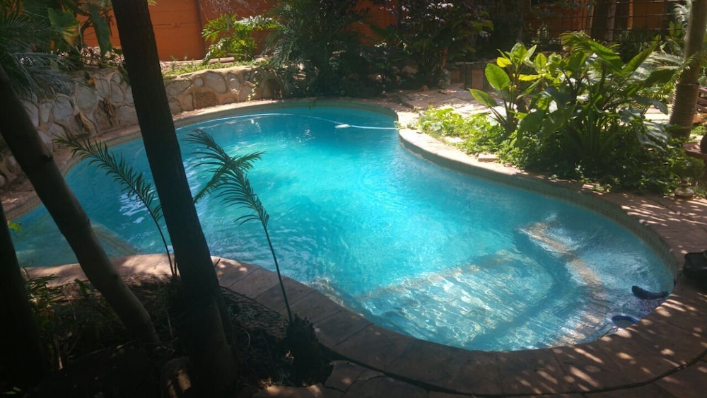 Breena Bnb Guest House 25/50
