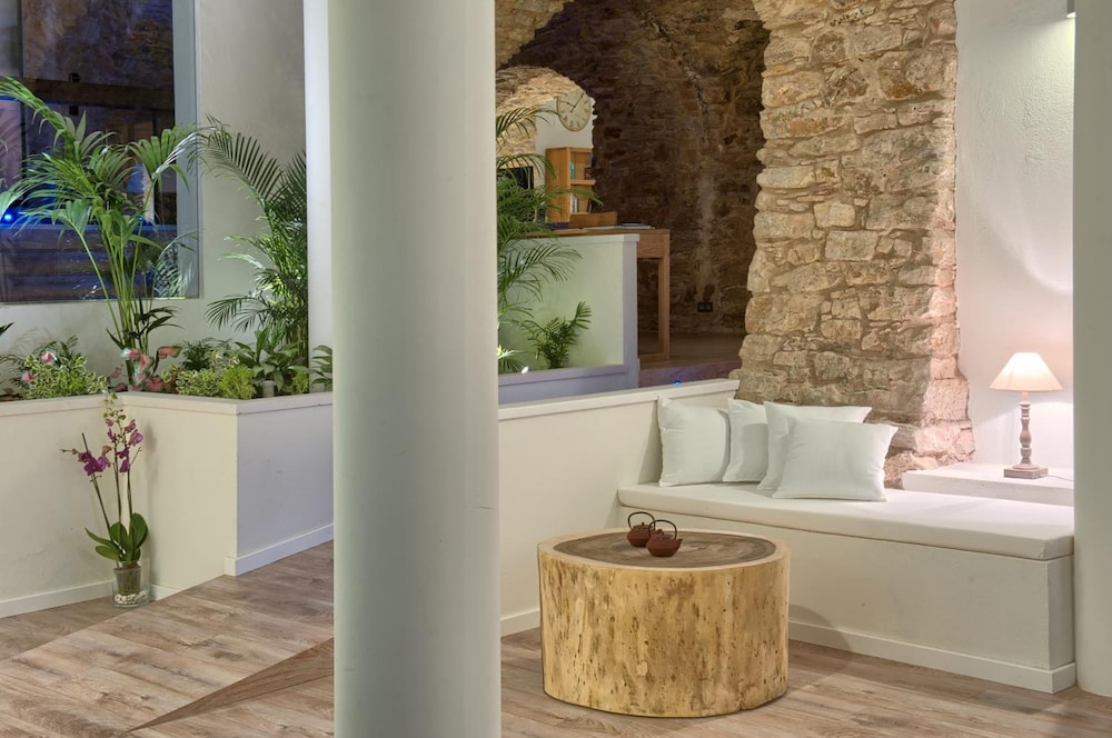 Hotel El Petit Convent 22/35
