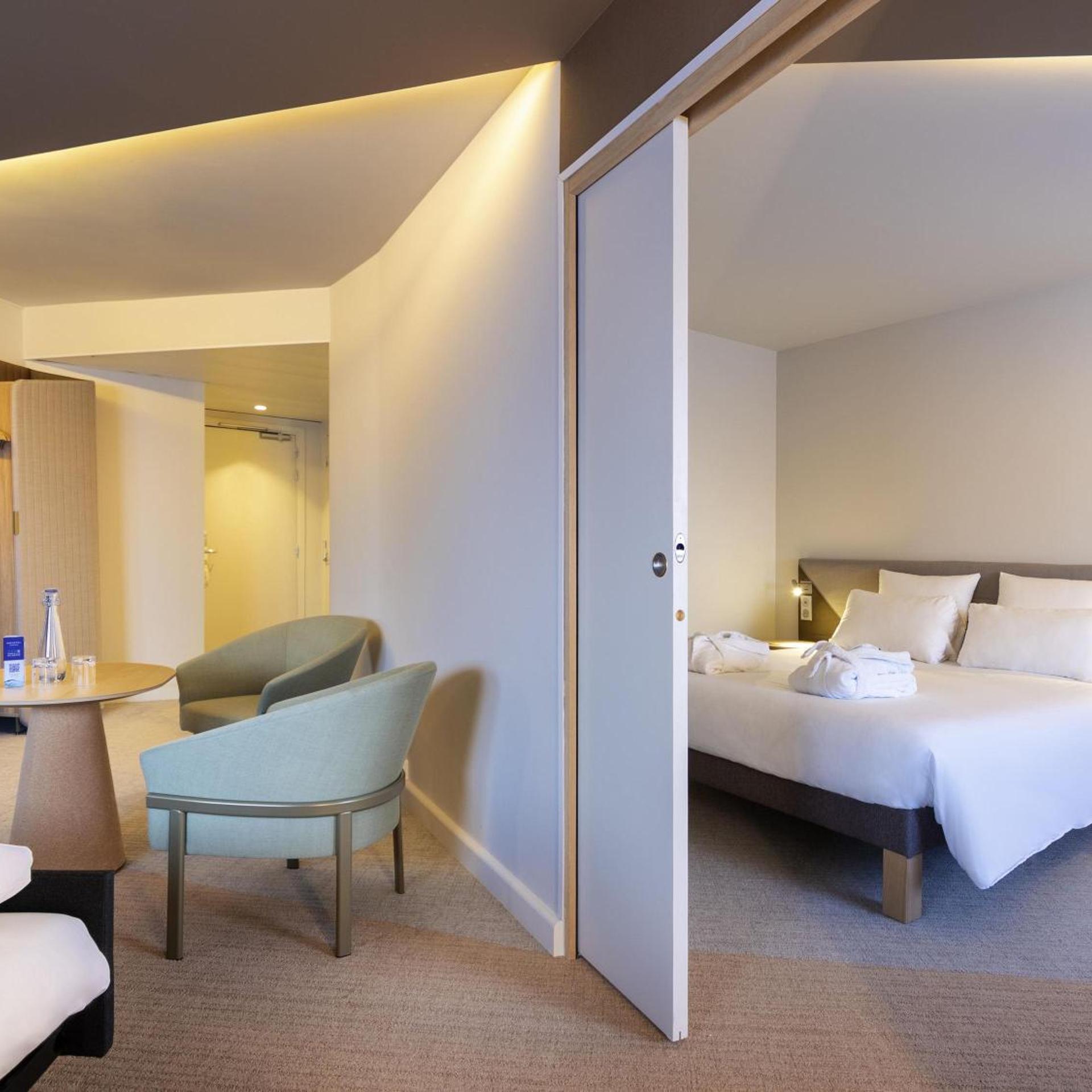 جناح عائلي بسرير مزدوج مع أريكة، Novotel Paris Orly Rungis 4/10