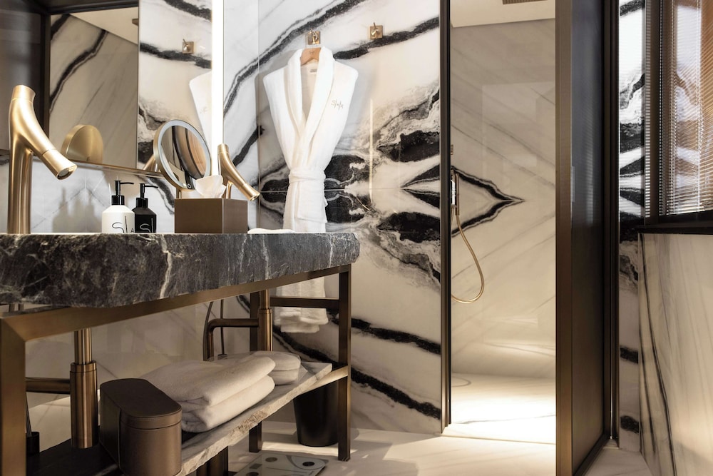 Sax Paris, LXR Hotels & Resorts 41/56