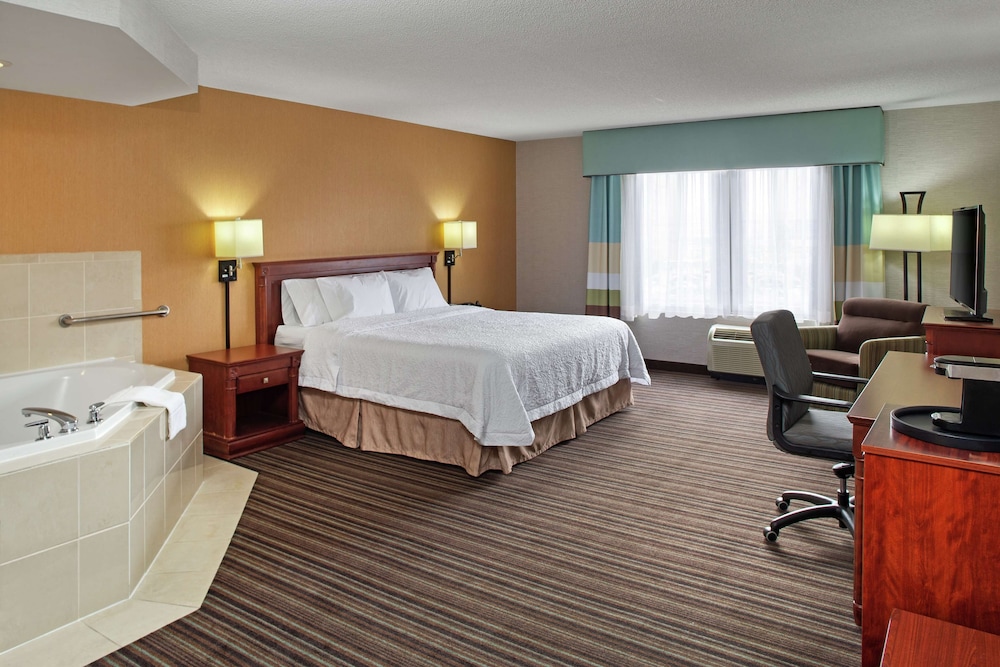 Hampton Inn & Suites By Hilton Toronto Airport 9/39