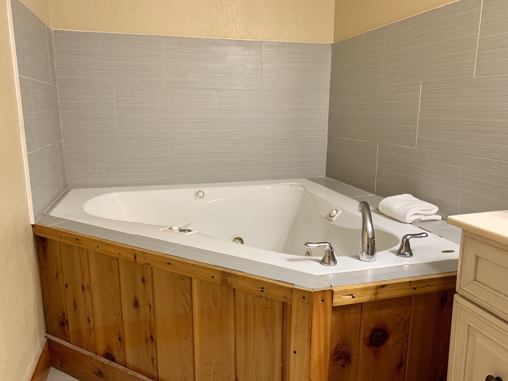 Riverchase Lodge 28/31
