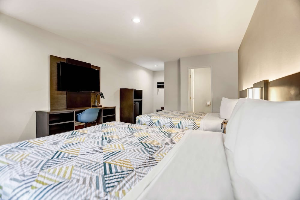 Motel6 San Diego, CA - Airport - Harbor 28/56