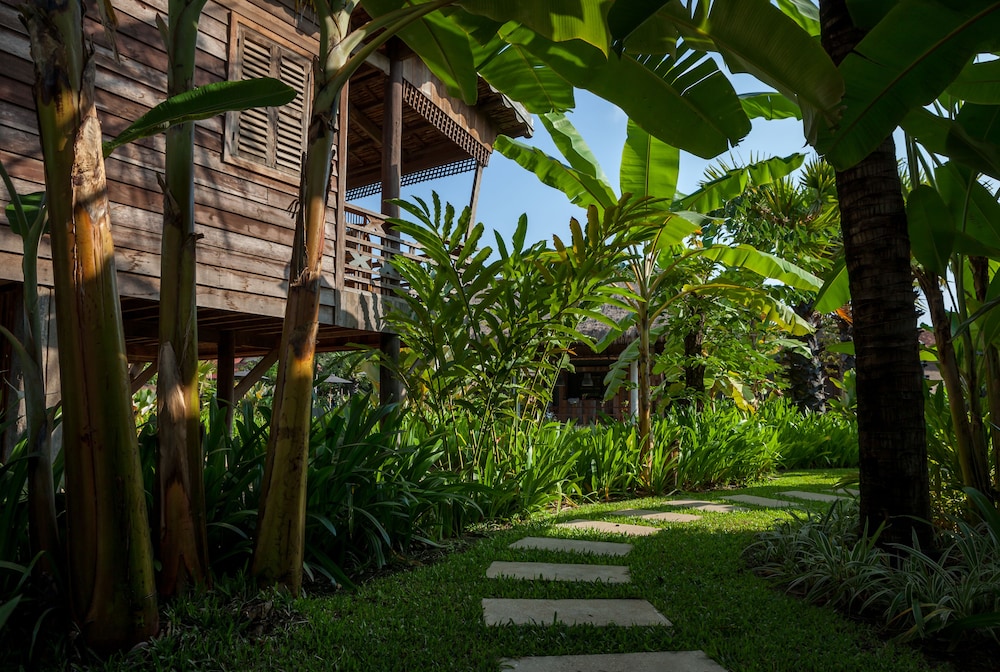 Sala Lodges 44/50