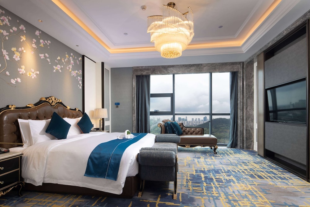 PRESIDENTIAL, SUITE