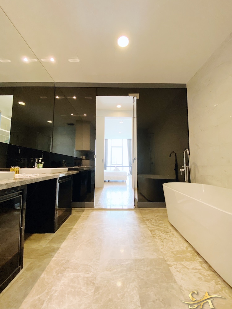 Platinum Service Suite at The Face 7/68