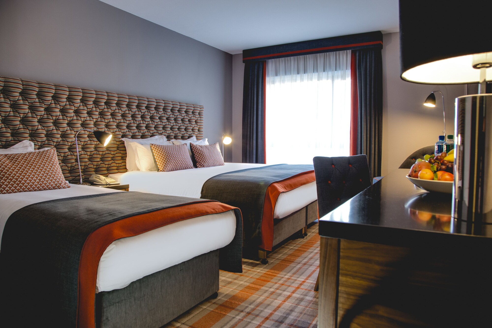 ROOM, TWIN BEDS
