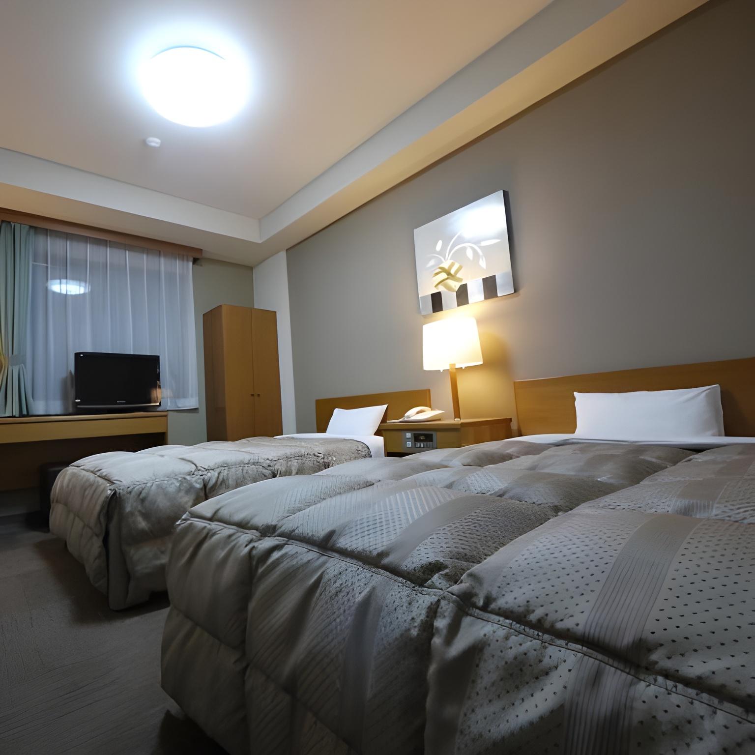 Standard, Twin Beds