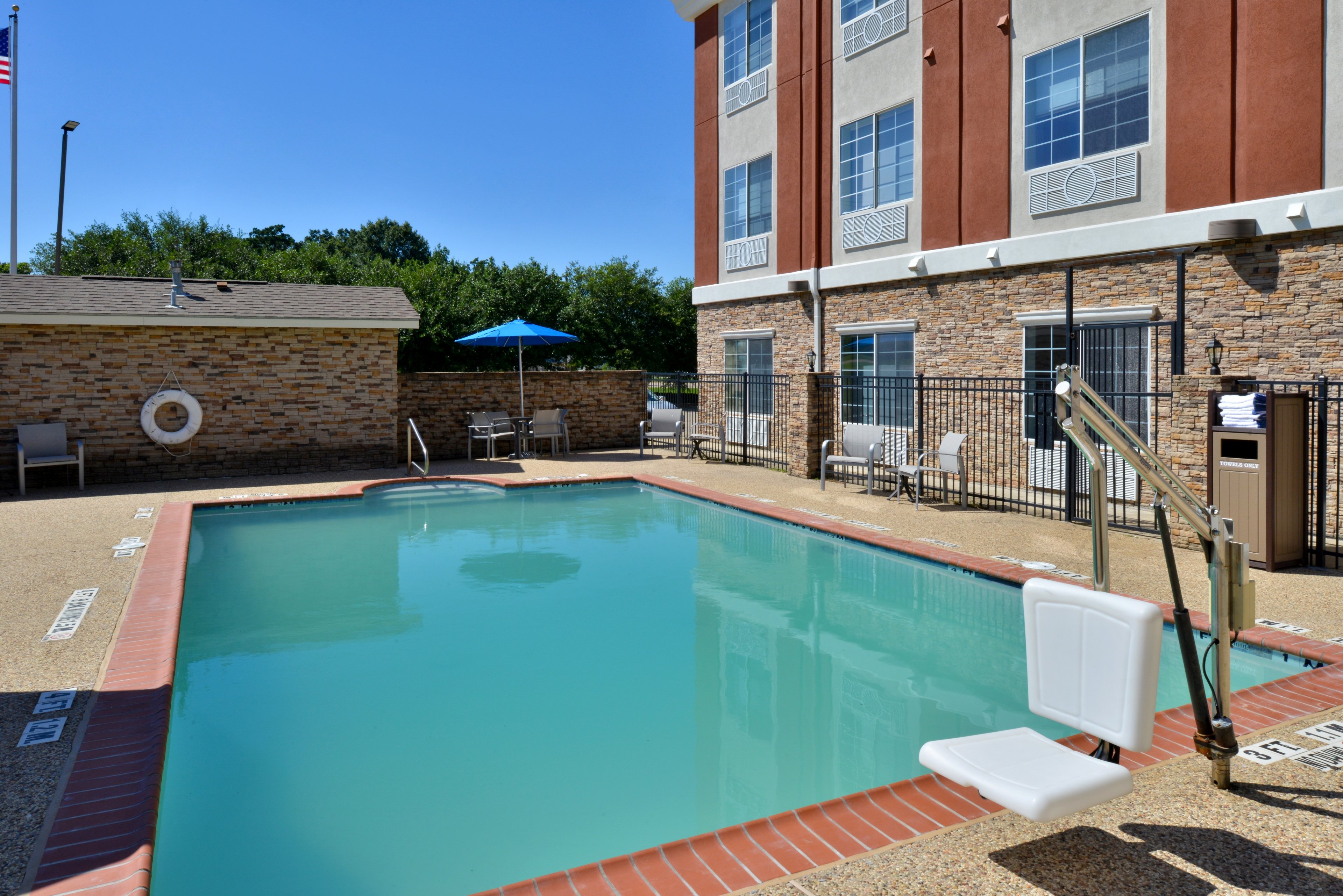 Holiday Inn Express Hotel And Suites Carthage 44/79