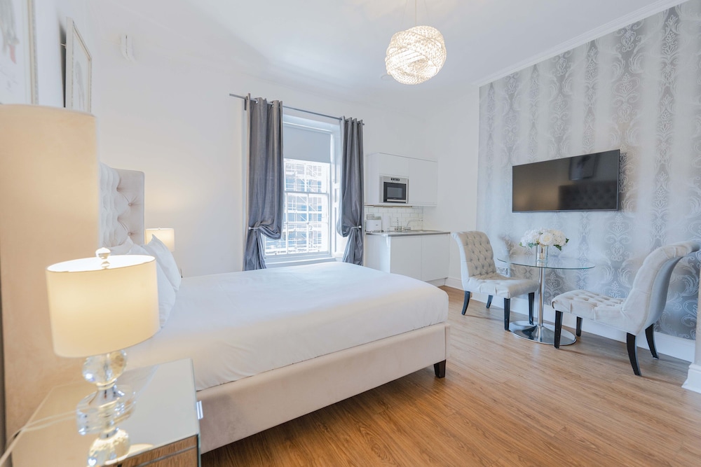 Edinburgh Castle Apartments And Suites 19/55