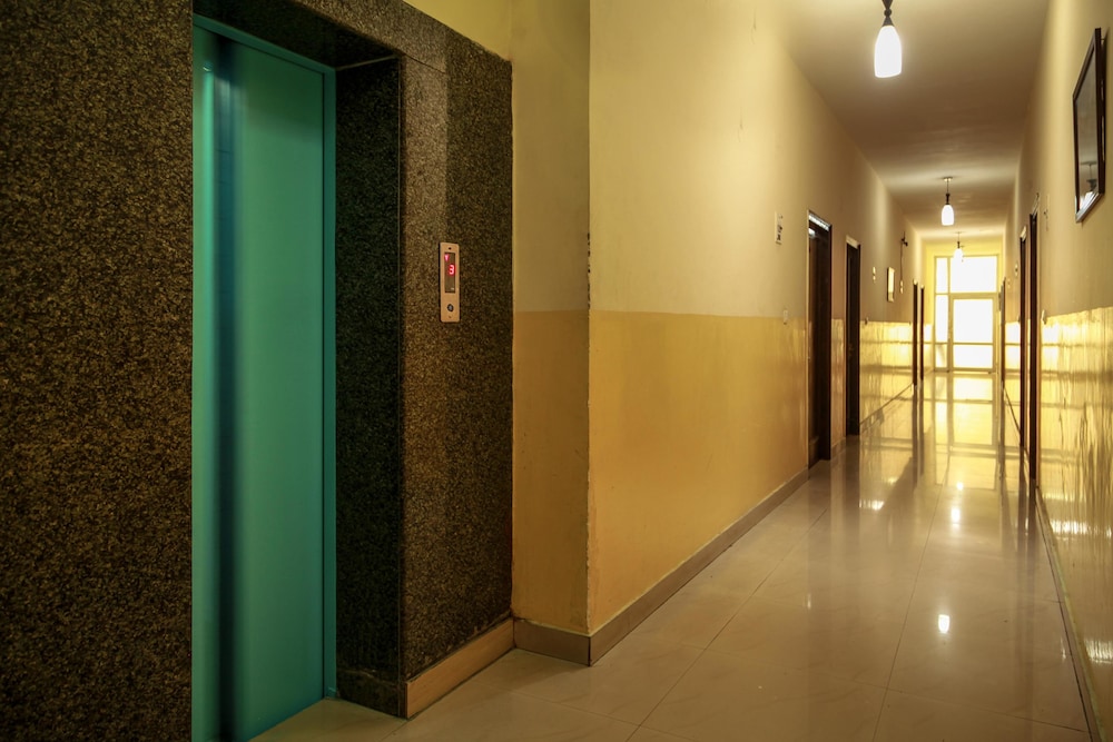Hotel Neeraj Bhawan 8/20