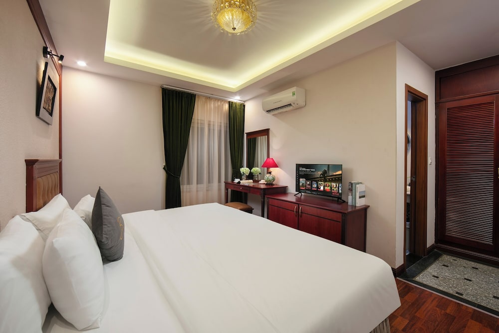 EXECUTIVE, DOUBLE OR TWIN BED