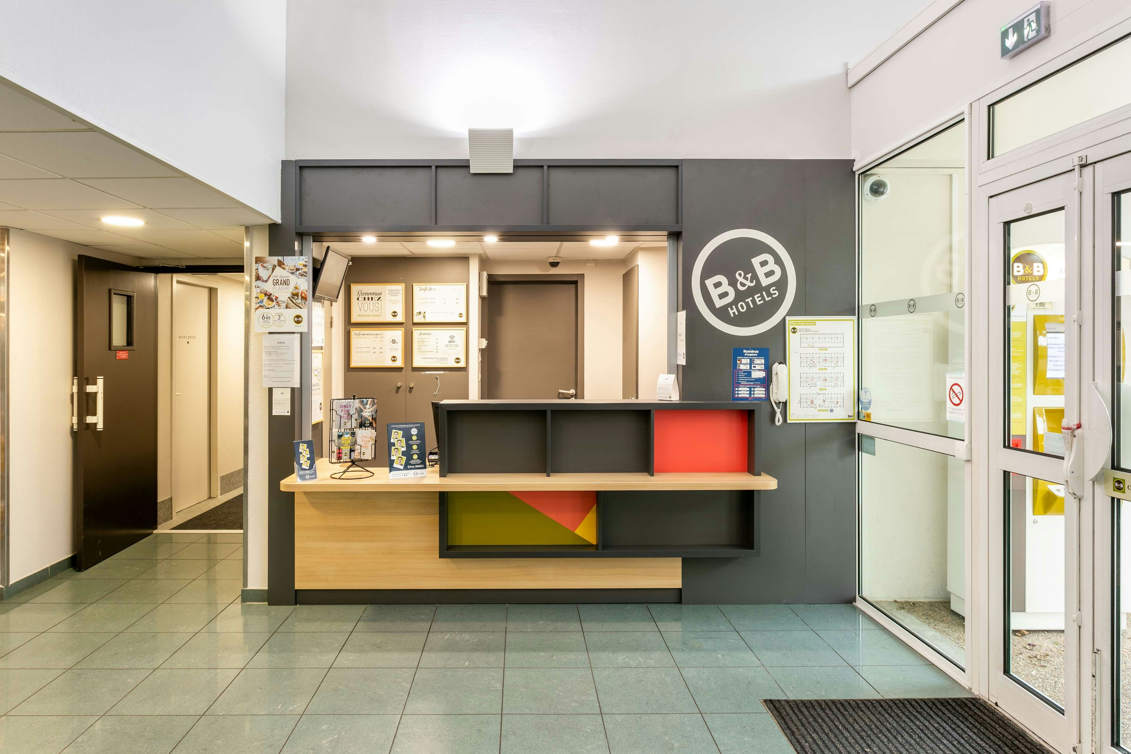 Lobby at B&B Hotel Beziers, VILLENEUVE-LES-BEZIERS