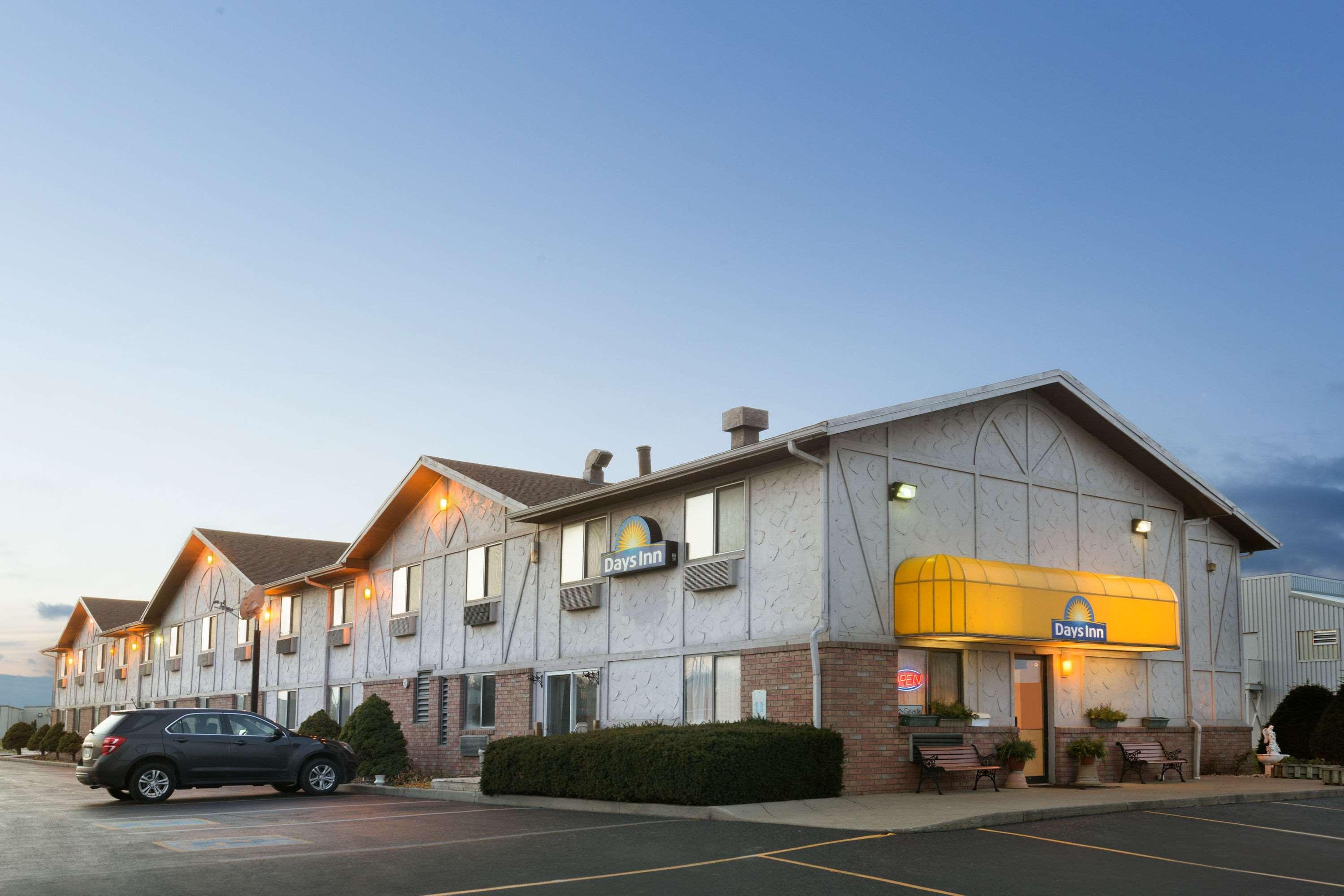 Wallaceburg Inn 2/18