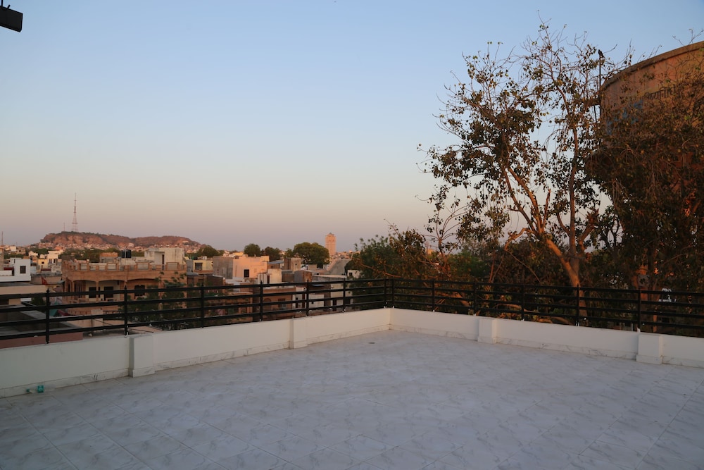 Shri Ram Residency 37/38