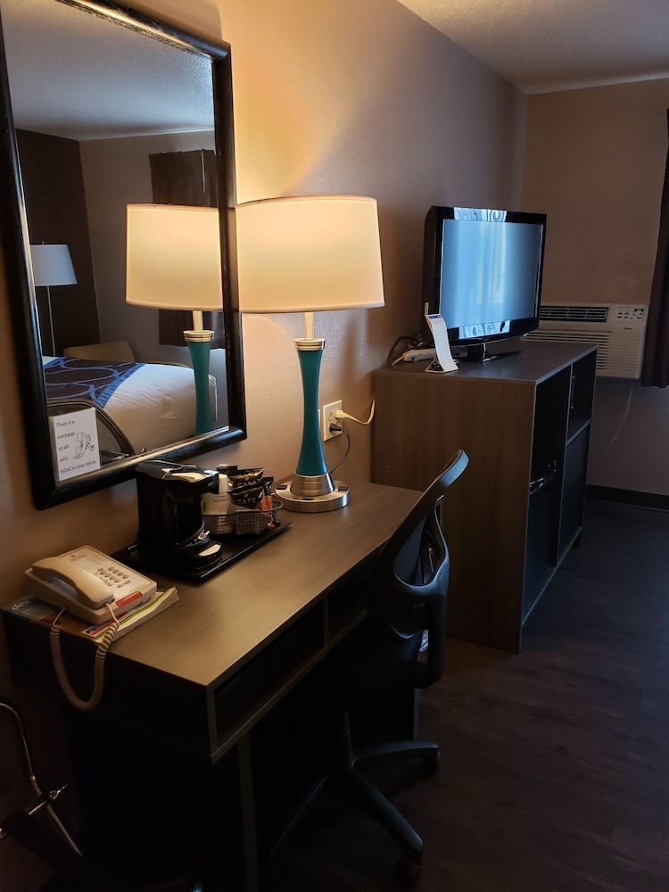 Super 8 by Wyndham North Platte 34/37