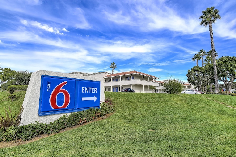 Motel6 Carlsbad, CA Beach 42/50