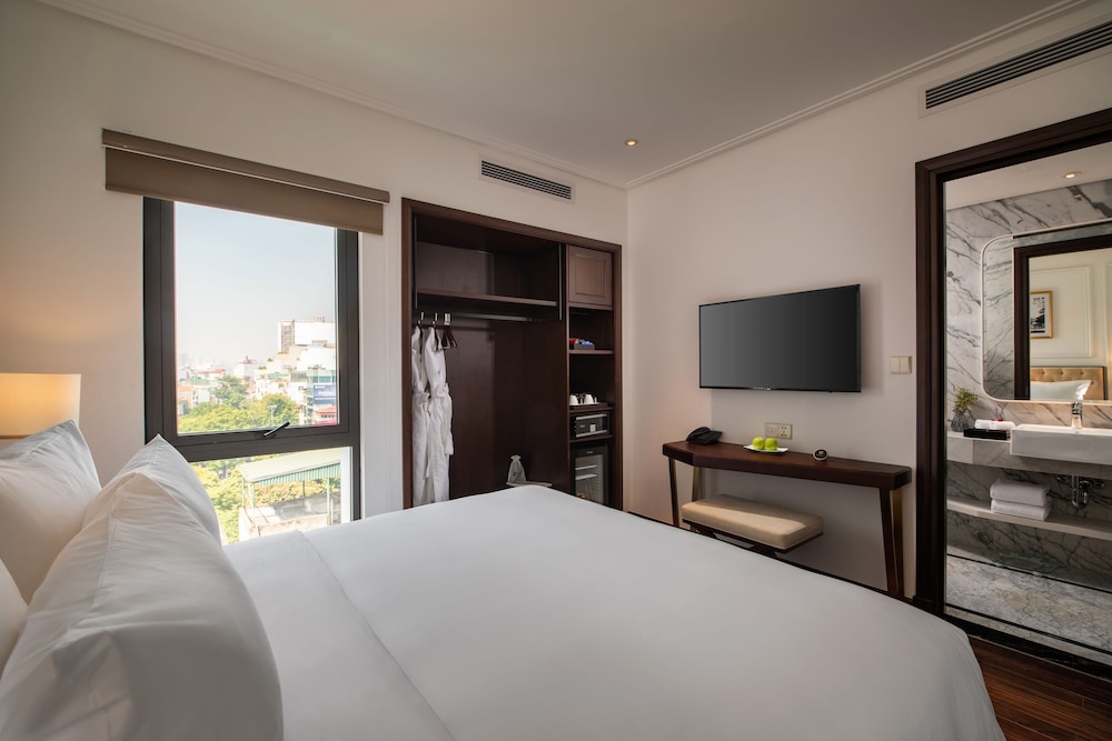 DELUXE, DOUBLE BED, WITH VIEW