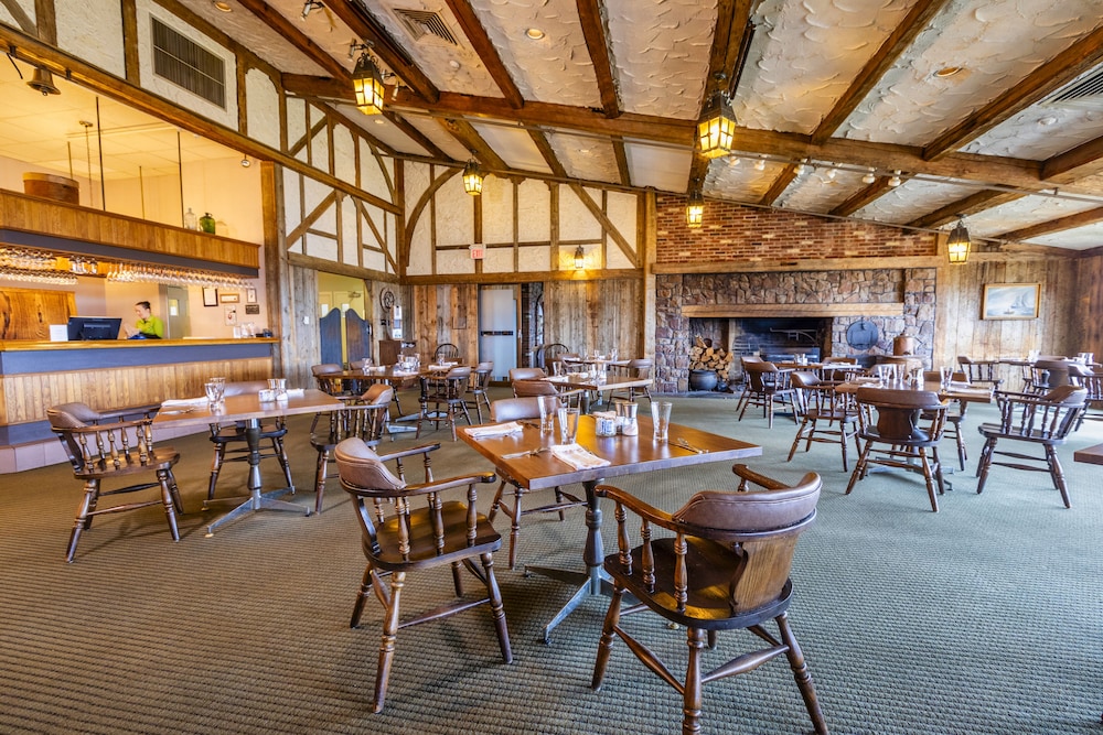 Old Orchard Inn & Spa 33/50