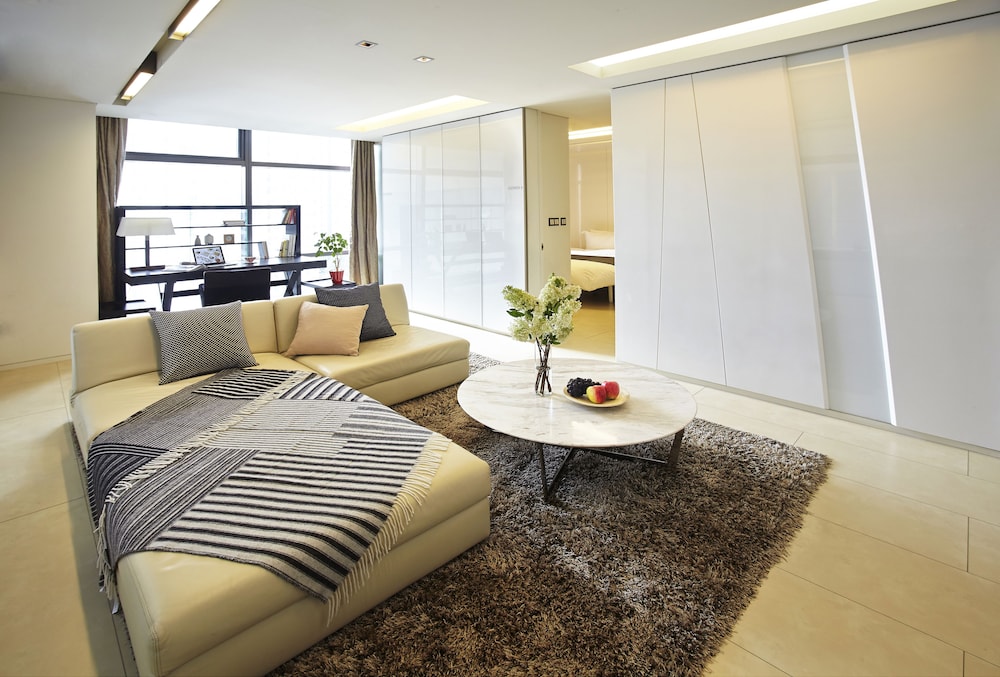 The Classic 500 Pentaz Executive Residence 40/73