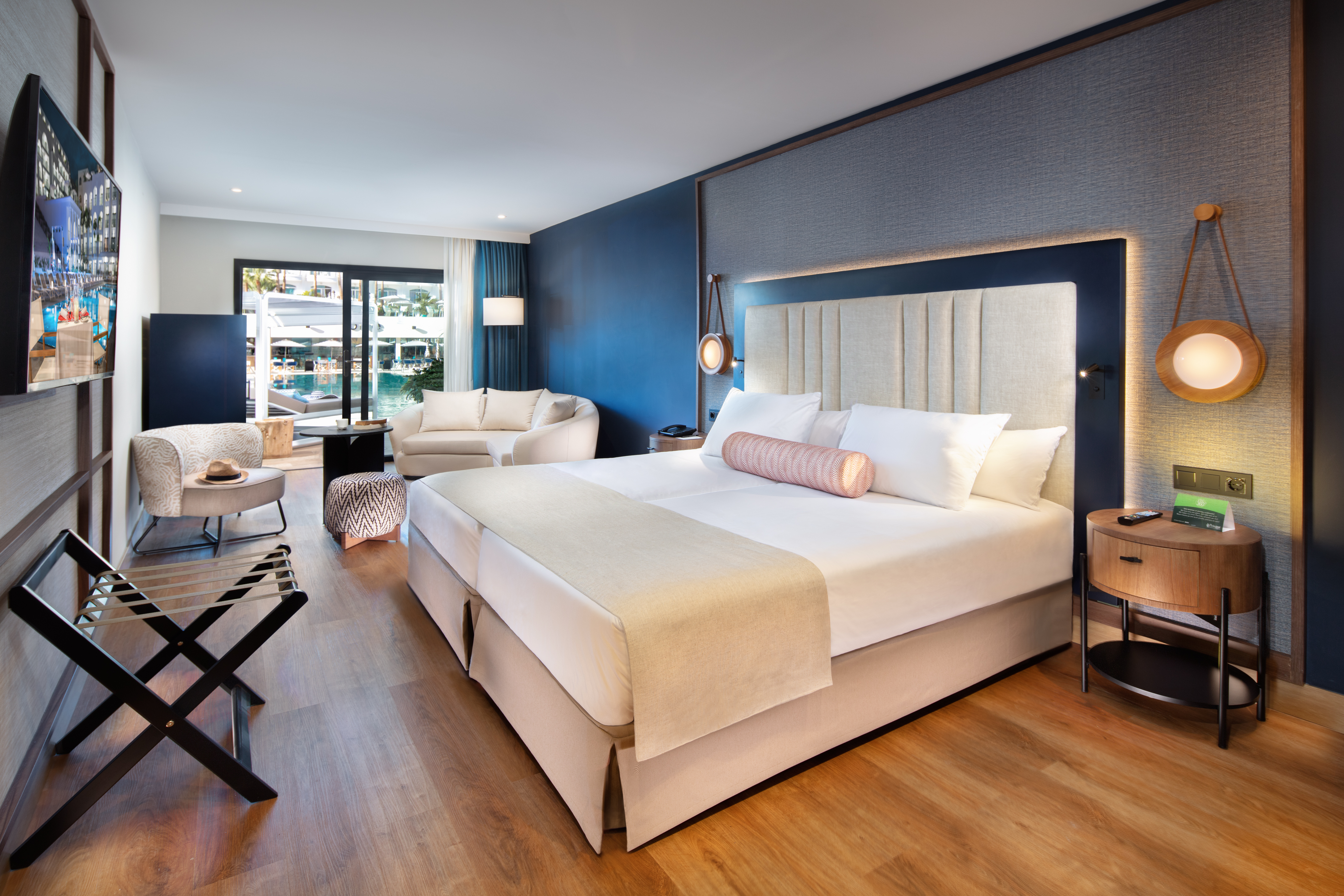 Pool, Balcony, Junior Suite