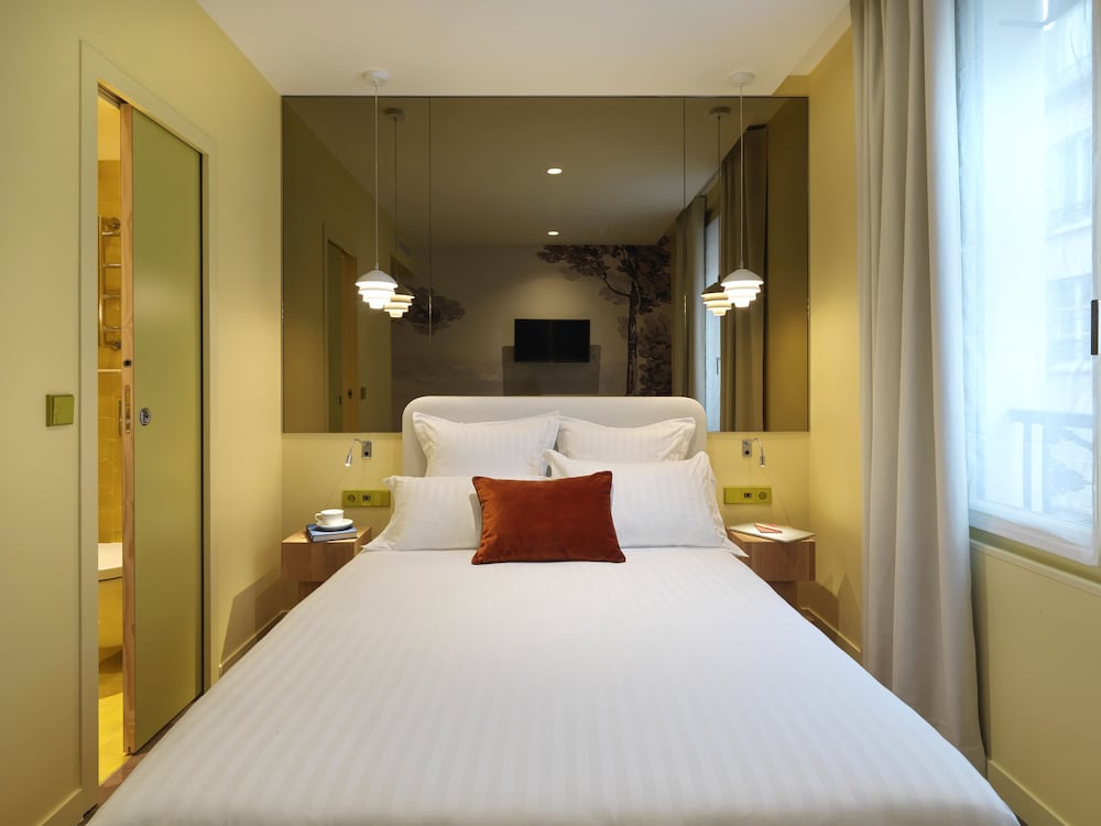 SUPERIOR, DOUBLE BED