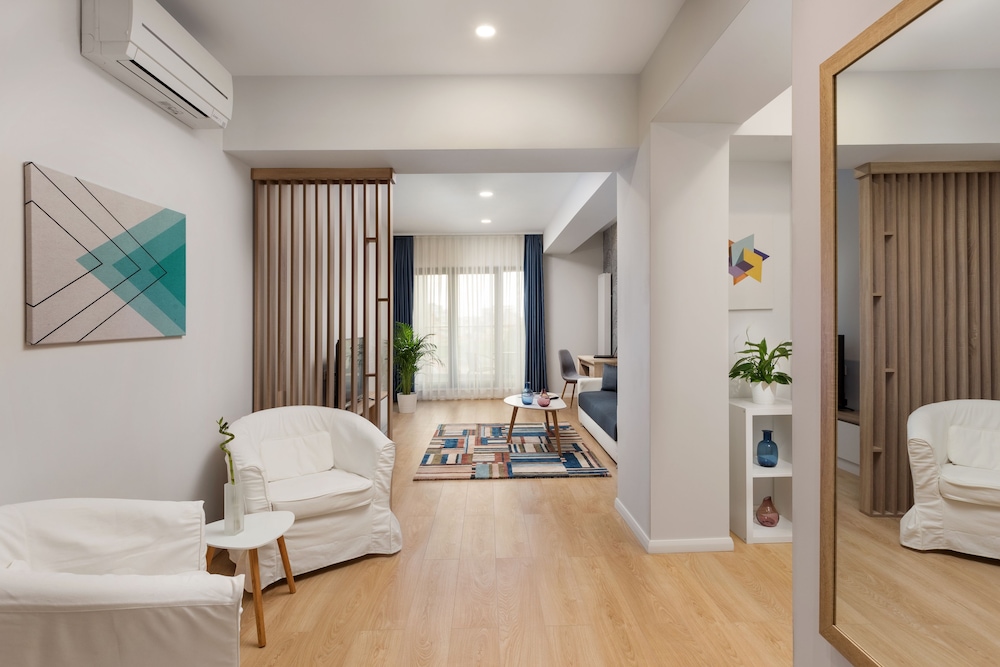Athina Suites Hotel 39/51