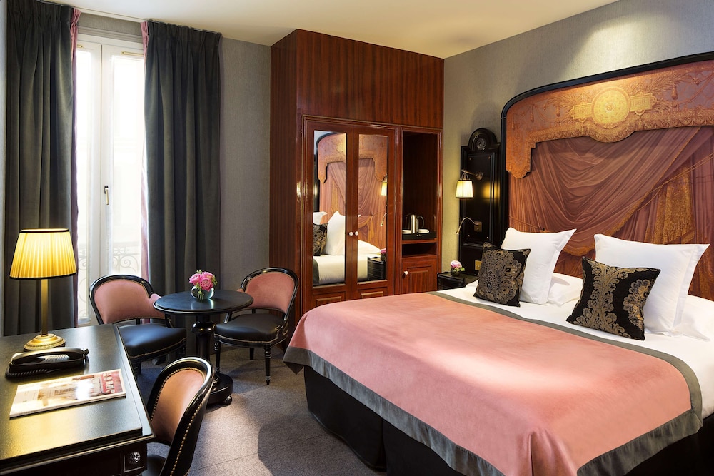 SUPERIOR, DOUBLE OR TWIN BED
